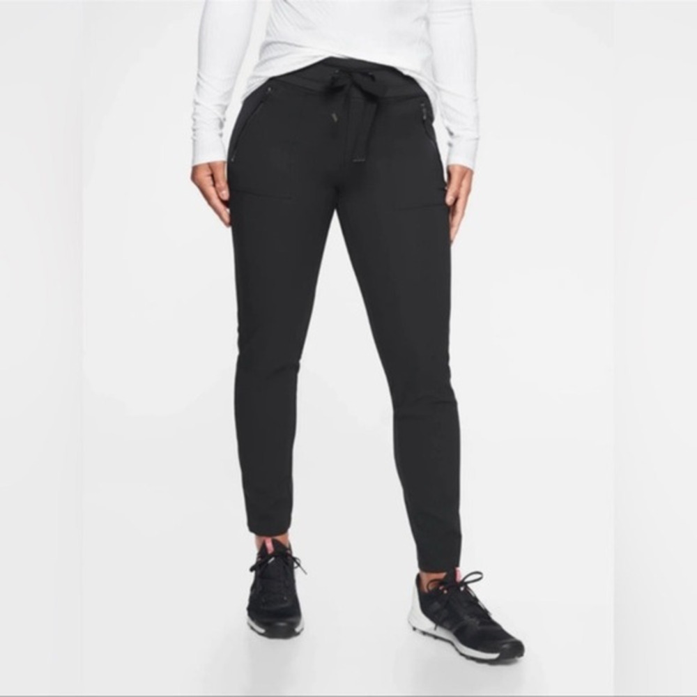 ATHLETA Black Headlands Hybrid Hiking Lifestyle Travel Pant Size 2